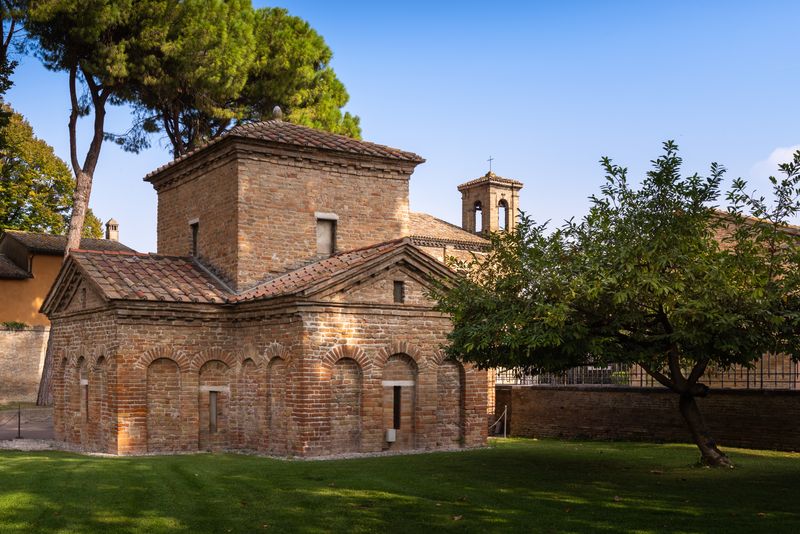 Mausoleo di Galla Placidia (diritti fotografia dell'Opera di Religione della Diocesi di Ravenna, courtesy Servizio Turismo di Ravenna)